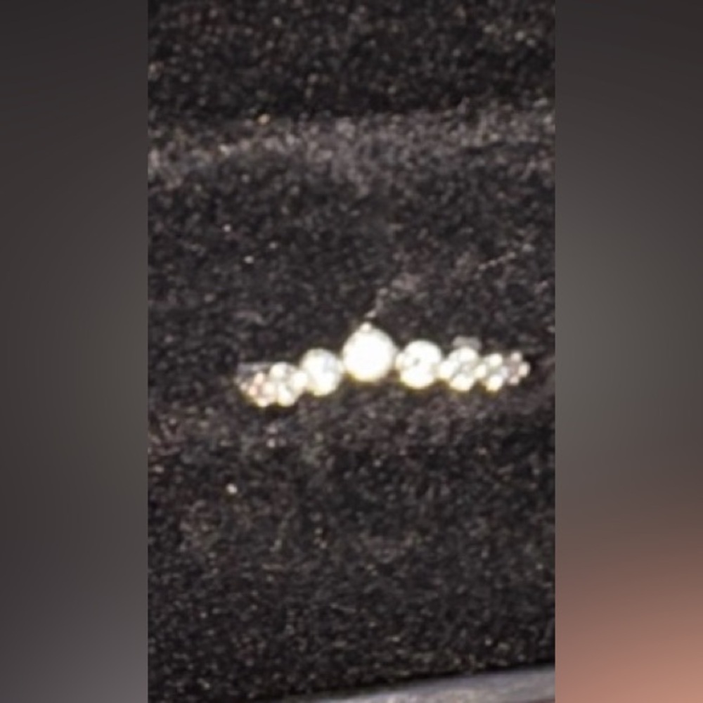 White gold diamond chevron wedding band - Picture 2 of 6